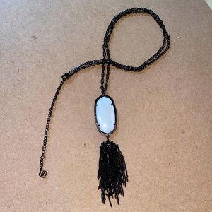 KENDRA SCOTT Black & White Pendant Necklace